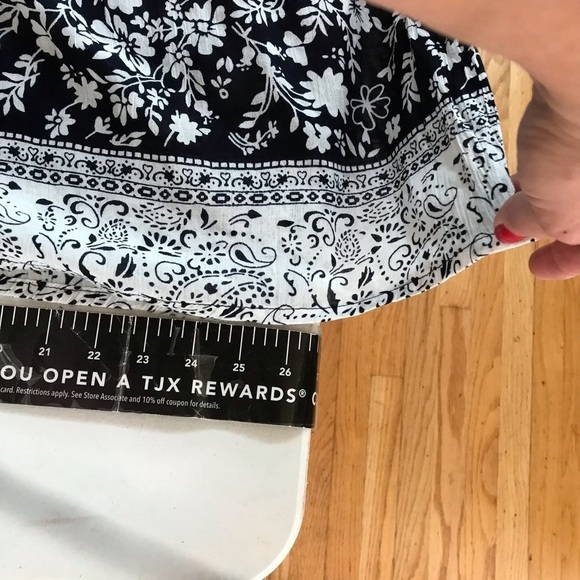 5th Love size medium Navy & white print off shoulder , 3/4 bell sleeves - Picture 8 of 9